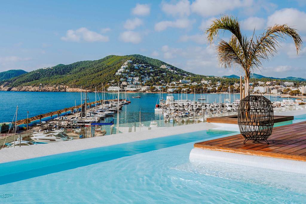 IBZ_70042_Aguas_de_Ibiza_Grand_Luxe_Hotel_0624_03.jpg