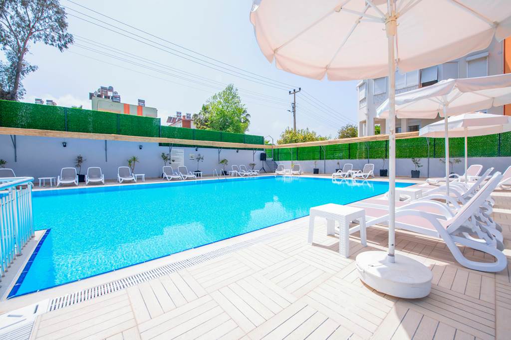 AYT_83886_A_Hotel_Side_0622_13.jpg