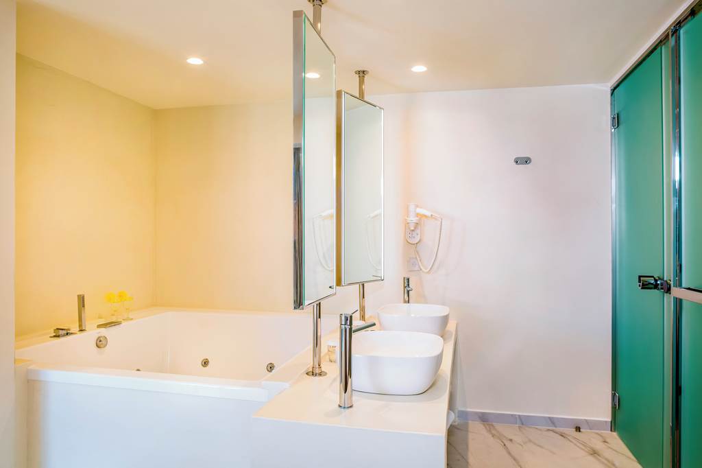SMI_89250_Samian_Mare_Hotel_Suite_&_Spa_0325_89.jpg