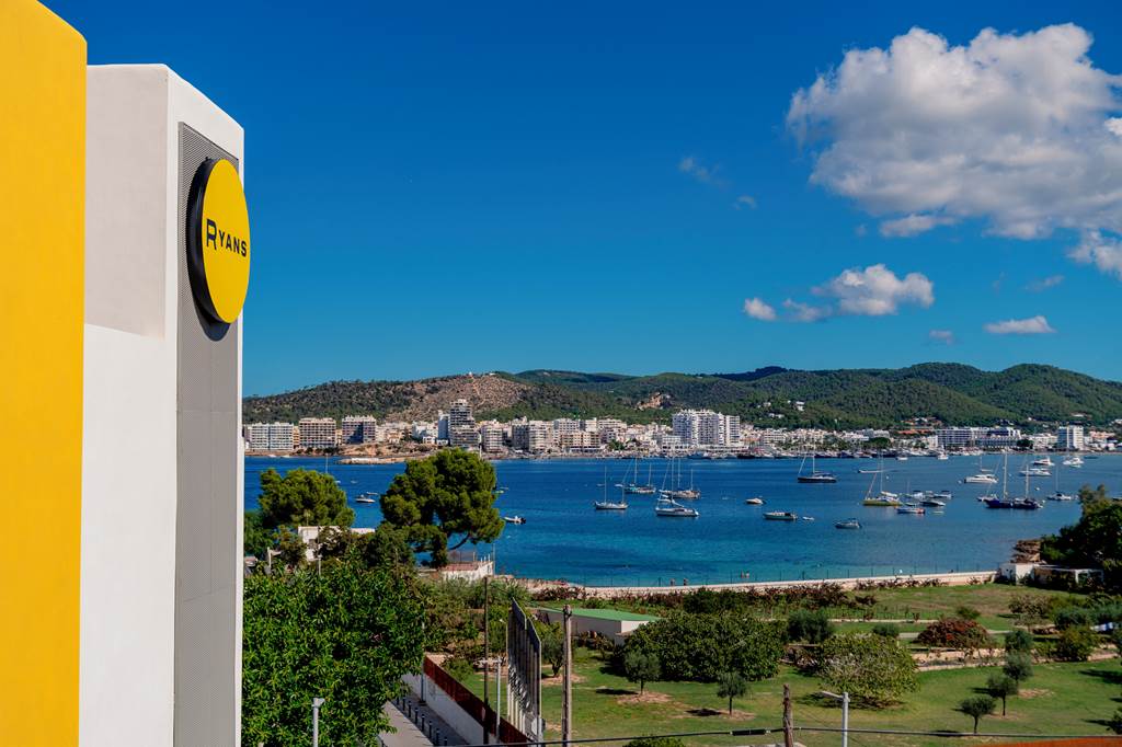 IBZ_84119_Ryan's_Lola_Ibiza_1024_03.jpg