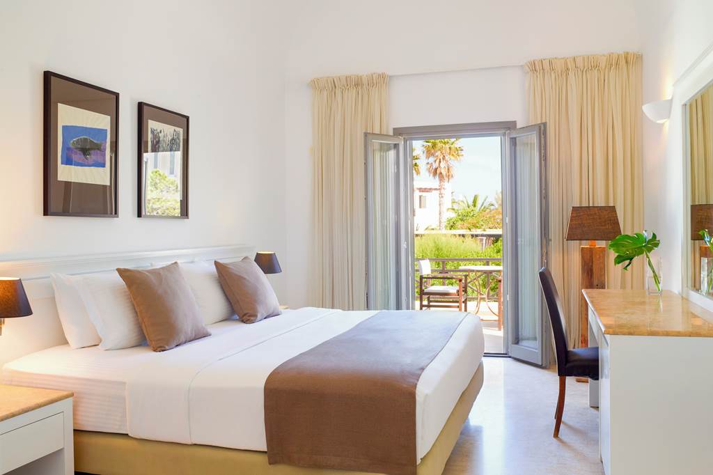 JTR_84113_9_Muses_Santorini_Resort_0822_08.jpg