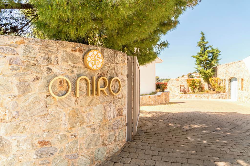 JSI_82956_Oniro_Skiathos_0624_06.jpg