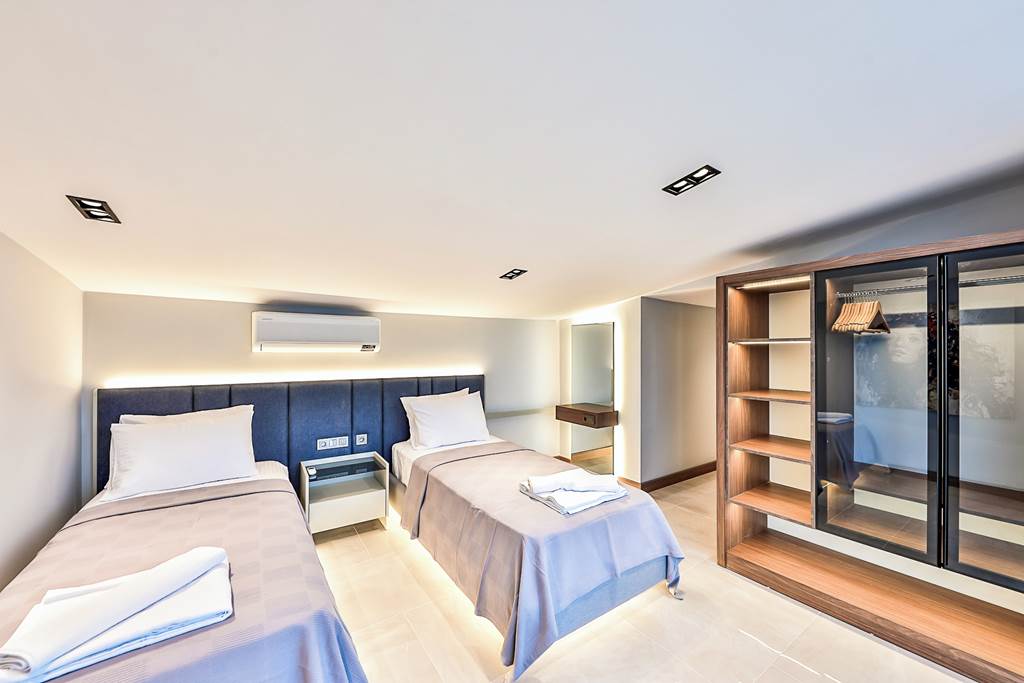 DLM_88668_Villa_Escala_Views_1224_03.jpg