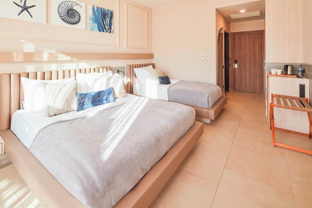 AYT_83315_Liu_Resorts_1221_05.jpg