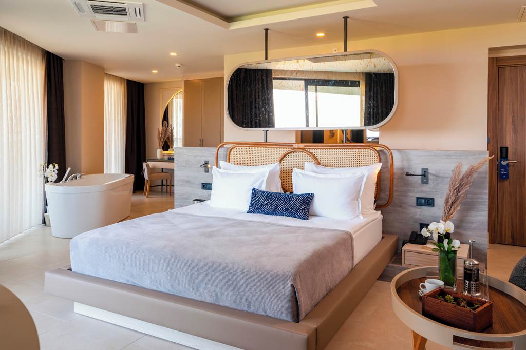 AYT_83315_Liu_Resorts_1222_05.jpg