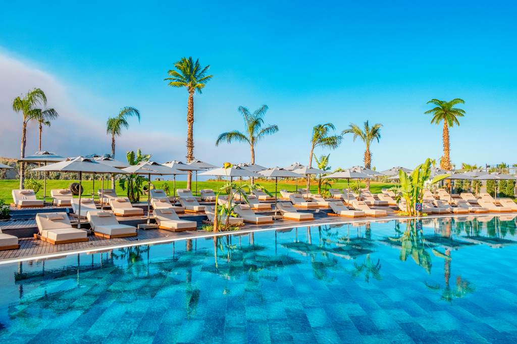 AYT_83315_Liu_Resorts_1121_12.jpg