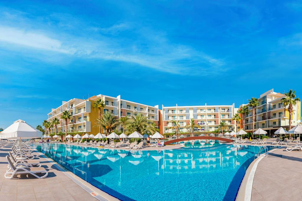 AYT_82525_Barut_Sunwing_Side_Beach_0222_01.jpg