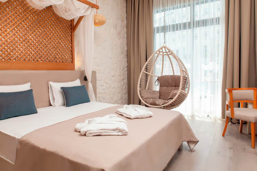 AYT_80766_Side_Royal_Luxury_Hotel_&_Spa_0819_21.jpg