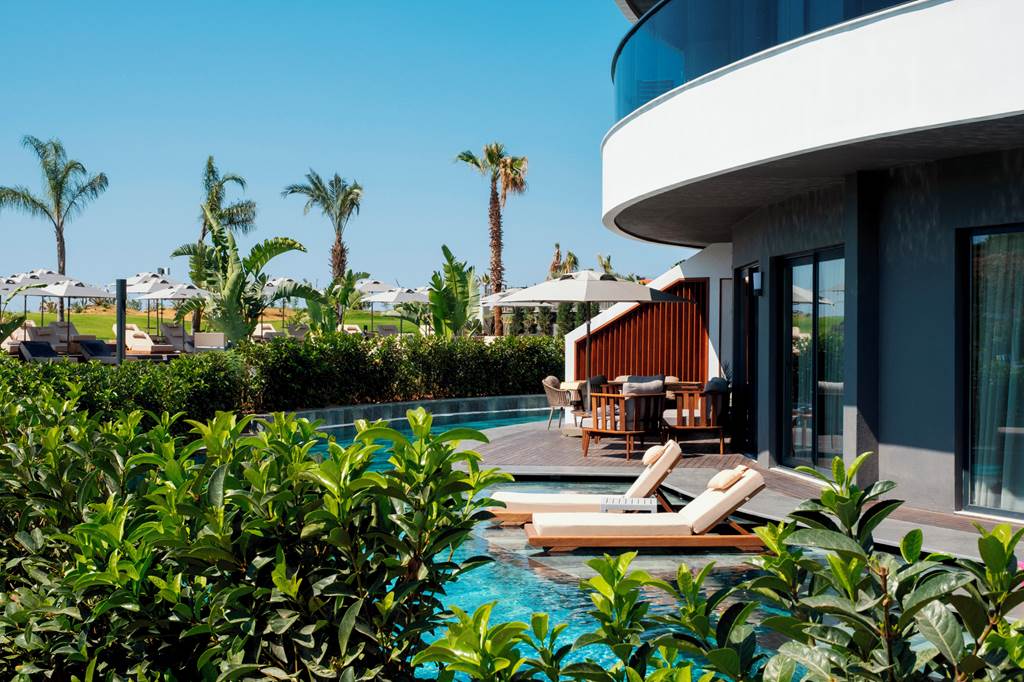 AYT_83315_Liu_Resorts_0722_05.jpg