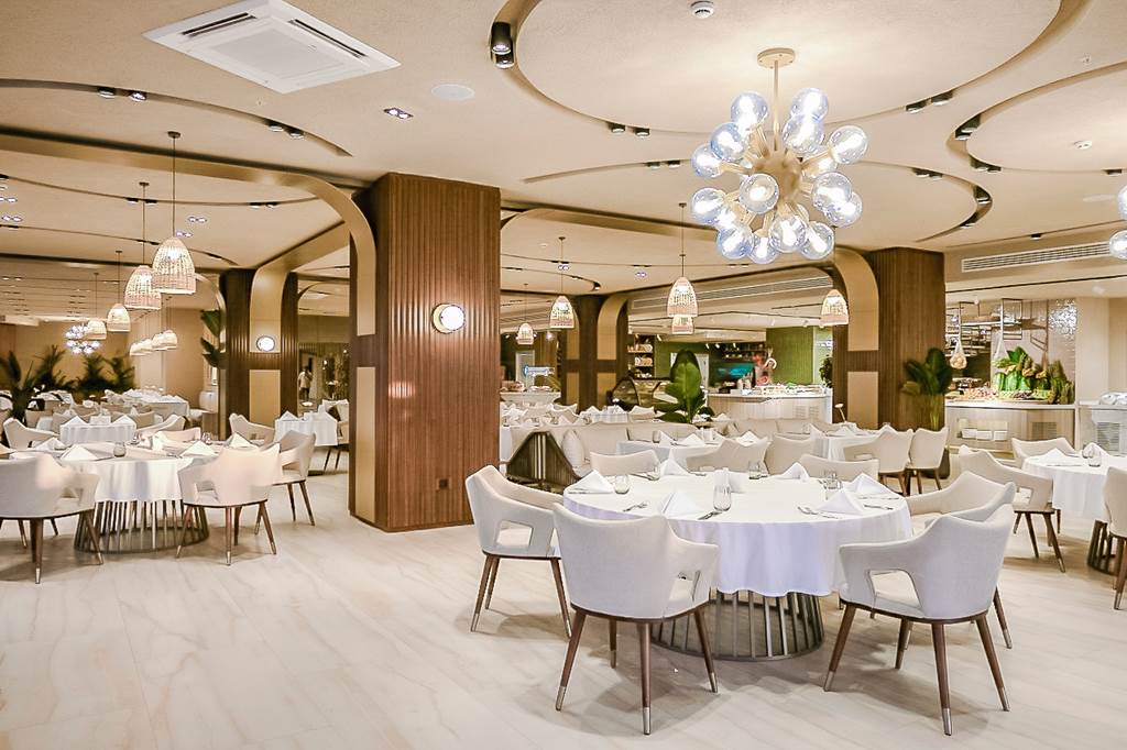 AYT_83315_Liu_Resorts_1121_02.jpg