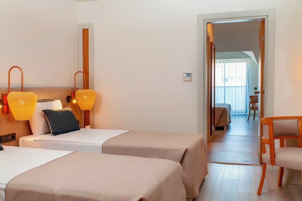 AYT_80766_Side_Royal_Style_Hotel_1121_03.jpg
