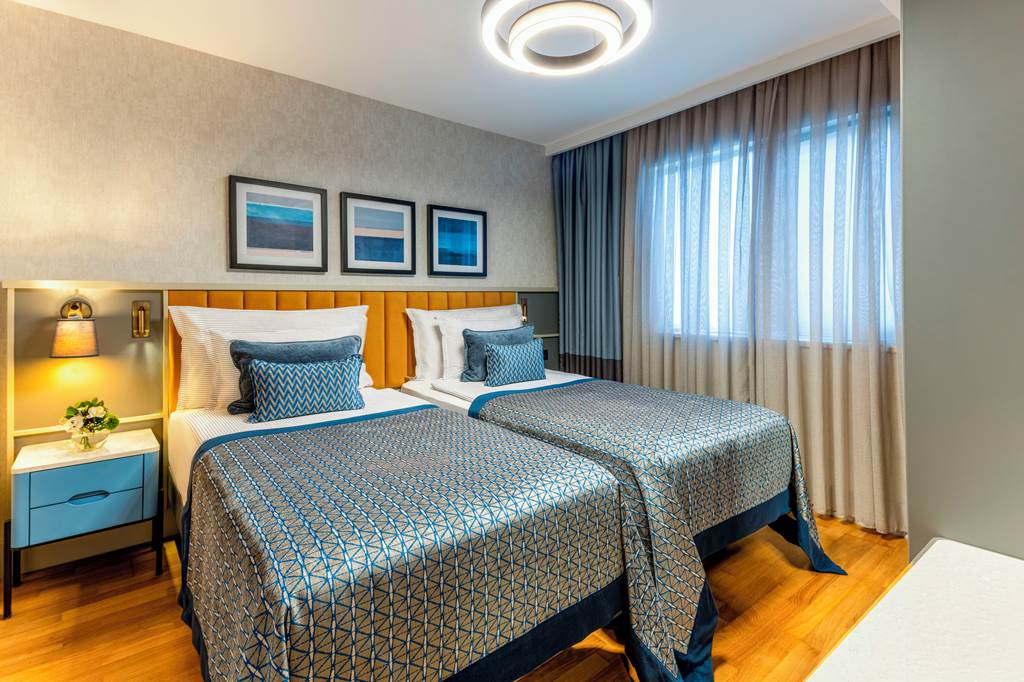 AYT_75817_Arum_Barut_Collection_1223_11.jpg
