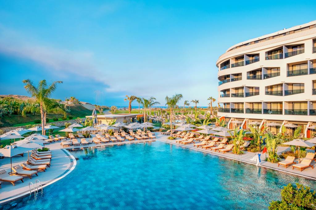 AYT_83315_Liu_Resorts_1121_08.jpg