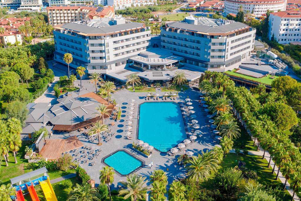 AYT_82838_Miramare_Beach_0321_02.jpg