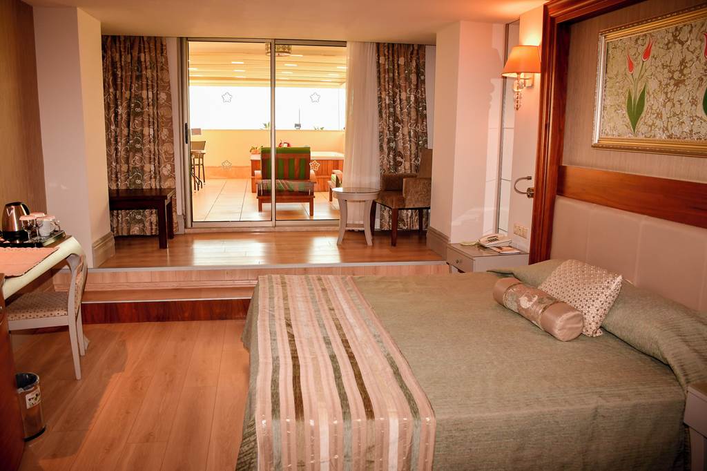 AYT_75752_Side_Star_Resort_1223_05.jpg