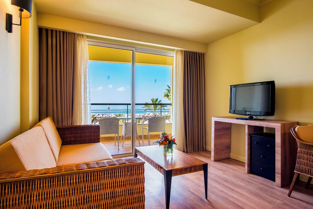 FNC_70827_Savoy_Calheta_Beach_0718_14.jpg