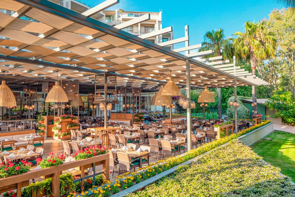 AYT_75817_Arum_Barut_Collection_1021_02.jpg