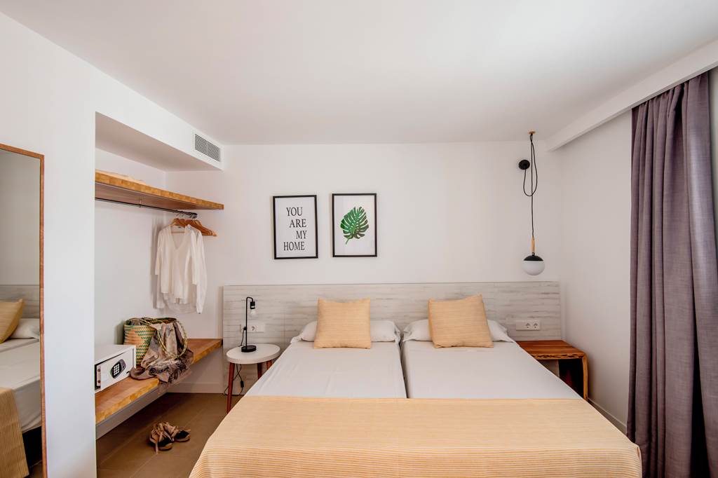 IBZ_86474_Apartments_Es_Pujols_1123_05.jpg