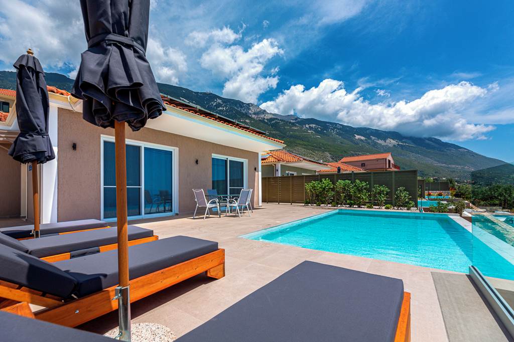 EFL_86516_Villa_Lourdas_Sunshine_1123_04.jpg