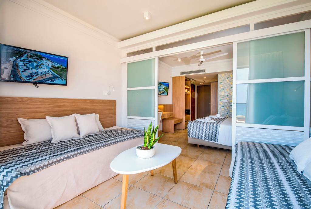CHQ_78449_Kiani_Beach_Resort_1220_06.jpg