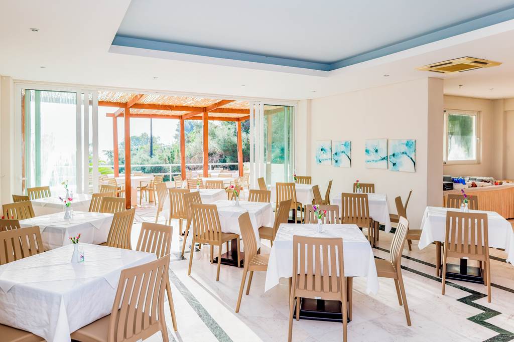 JSI_85361_Kanapitsa_Mare_Hotel_0623_03.jpg