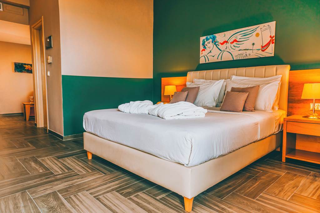 KLX_82555_Apollo_Art_Hotel_0723_04.jpg