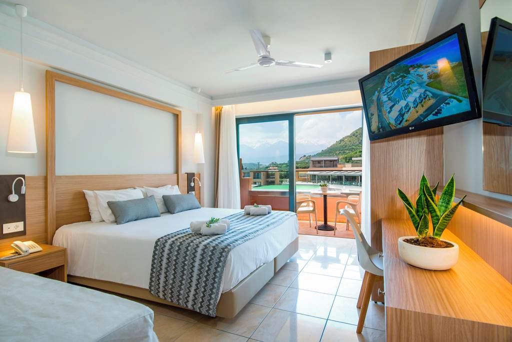 CHQ_78449_Kiani_Beach_Resort_1220_04.jpg