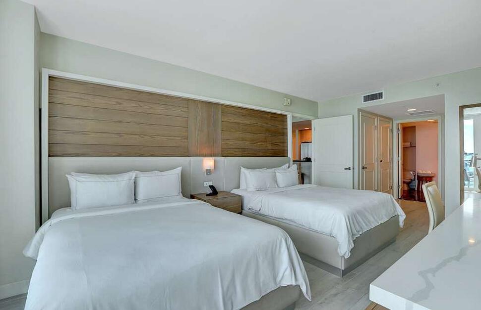 Hilton-Fort-Lauderdale-Beach-Resort-2.jpg