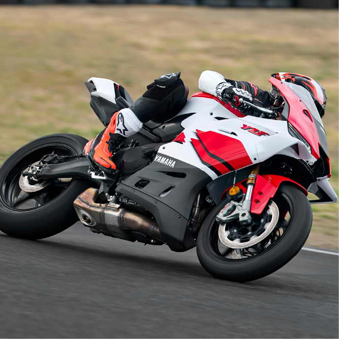 Yamaha R9