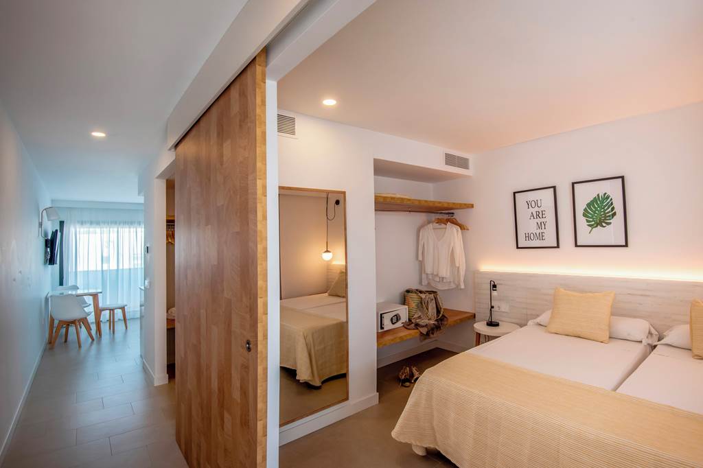 IBZ_86474_Apartments_Es_Pujols_1123_06.jpg