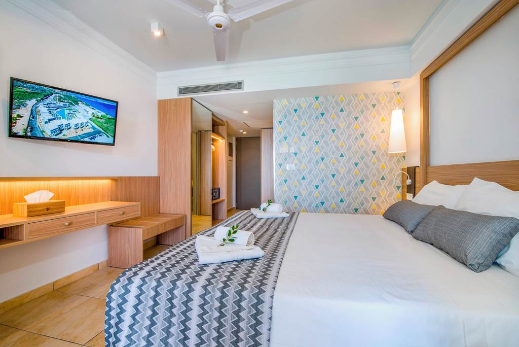 CHQ_78449_Kiani_Beach_Resort_1220_07.jpg