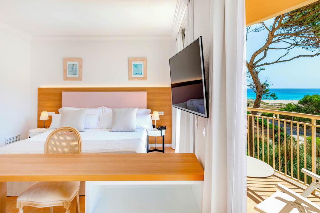 PMI_71468_VIVA_Suites_and_Spa_0721_03.jpg