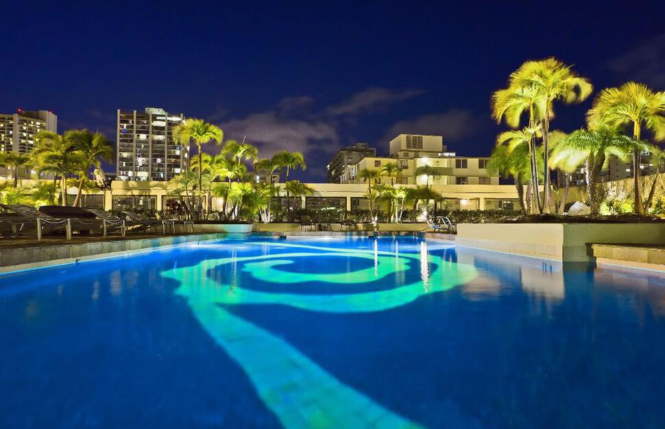 Hilton-Waikiki-Beach-13.jpg