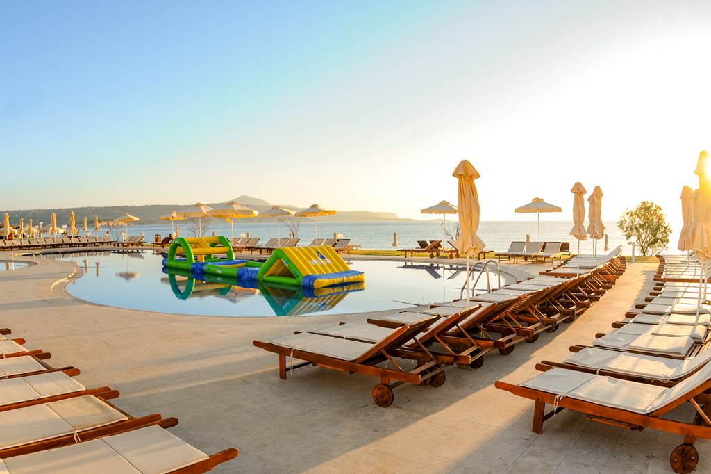 CHQ_78449_Kiani_Bch_Rst_0418_07.jpg