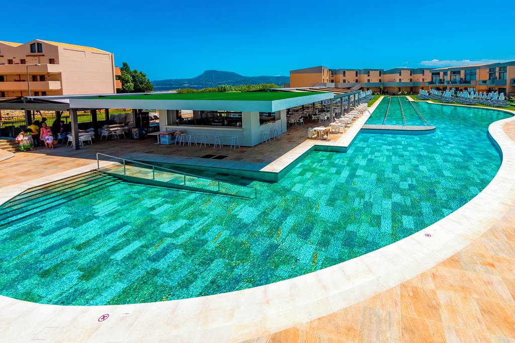 CHQ_78449_Kiani_Beach_Resort_1218_11.jpg
