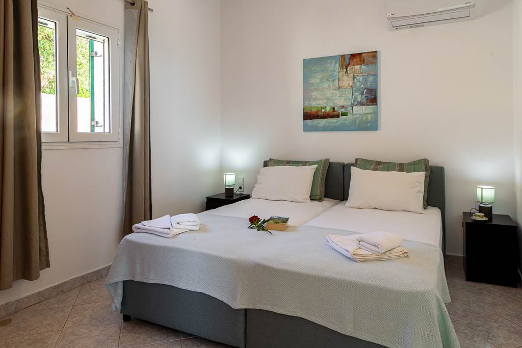EFL_86515_Villa_George_1123_10.jpg