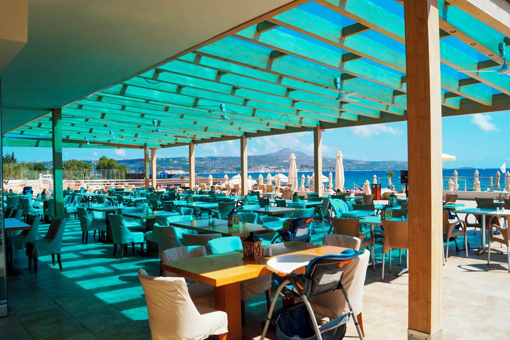 CHQ_78449_Kiani_Beach_Resort_0623_02.jpg