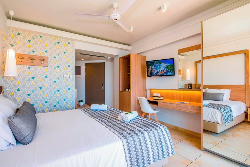 CHQ_78449_Kiani_Beach_Resort_1220_01.jpg