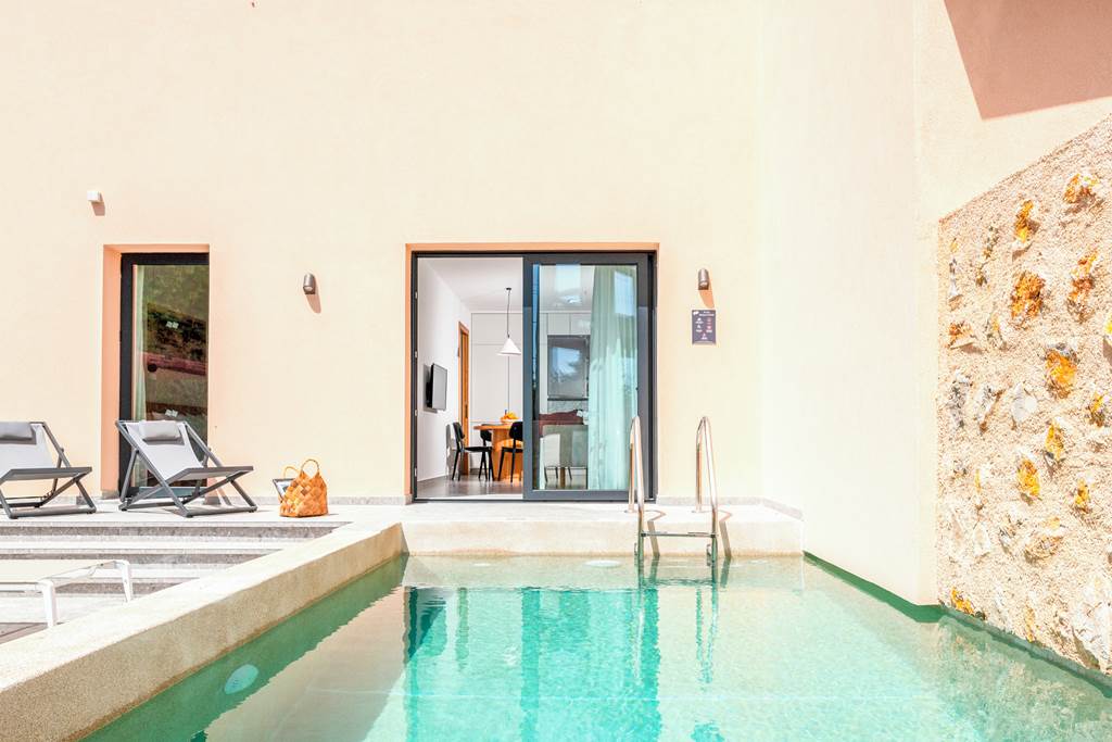 RHO_85041_Villa_Nisi_Chalki_0123_06.jpg