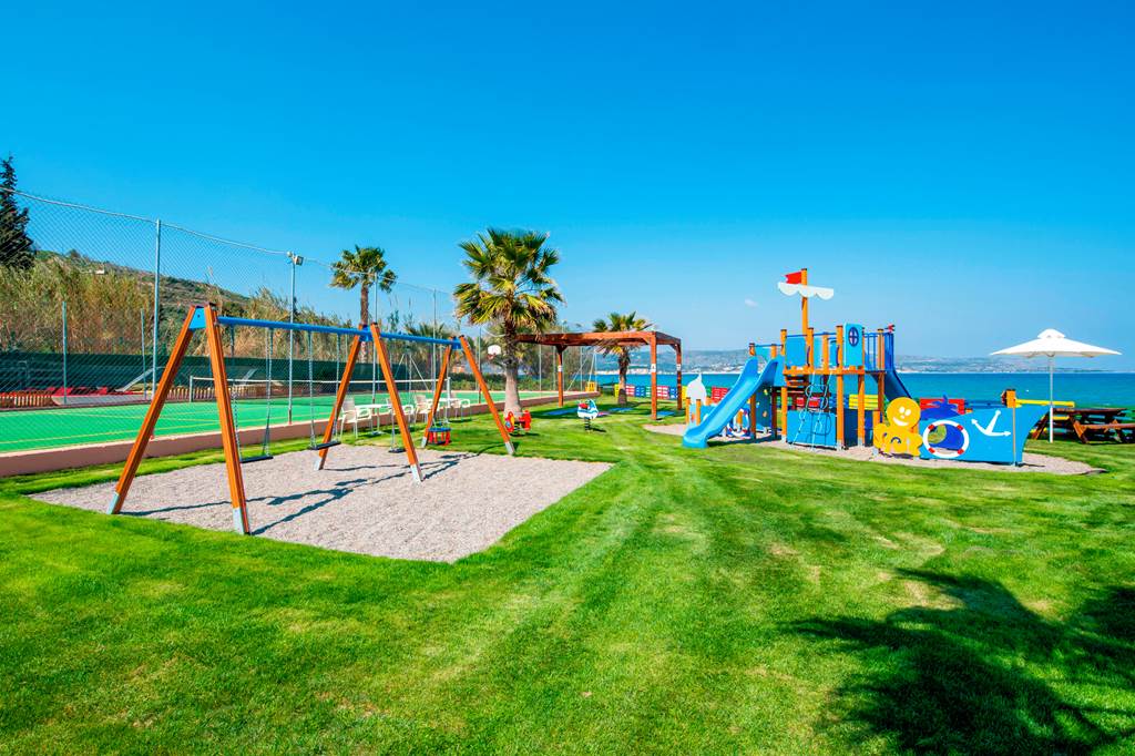 CHQ_78449_Kiani_Beach_Resort_1220_08.jpg