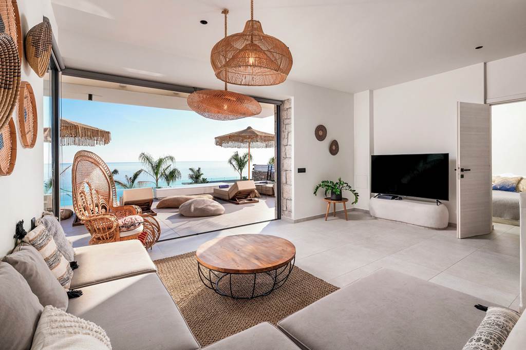 RHO_84141_Lido_White_Villa_0225_07.jpg