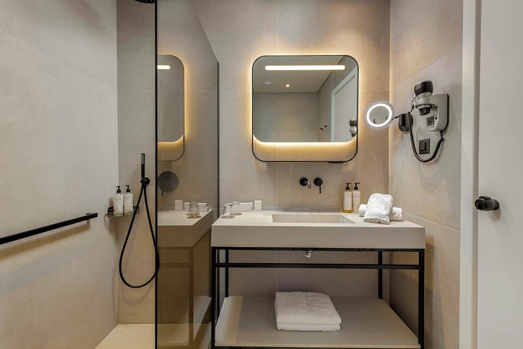 RHO_83378_Ixian_Grand_&_Al_Suites_0623_07.jpg