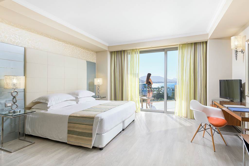 RHO_70905_Atrium_Platinum_Luxury_Resort_&_Spa_1223_04.jpg