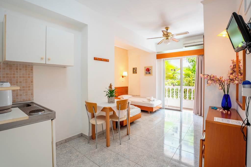 RHO_80770_Elarin_Studios_&_apartments_1024_04.jpg