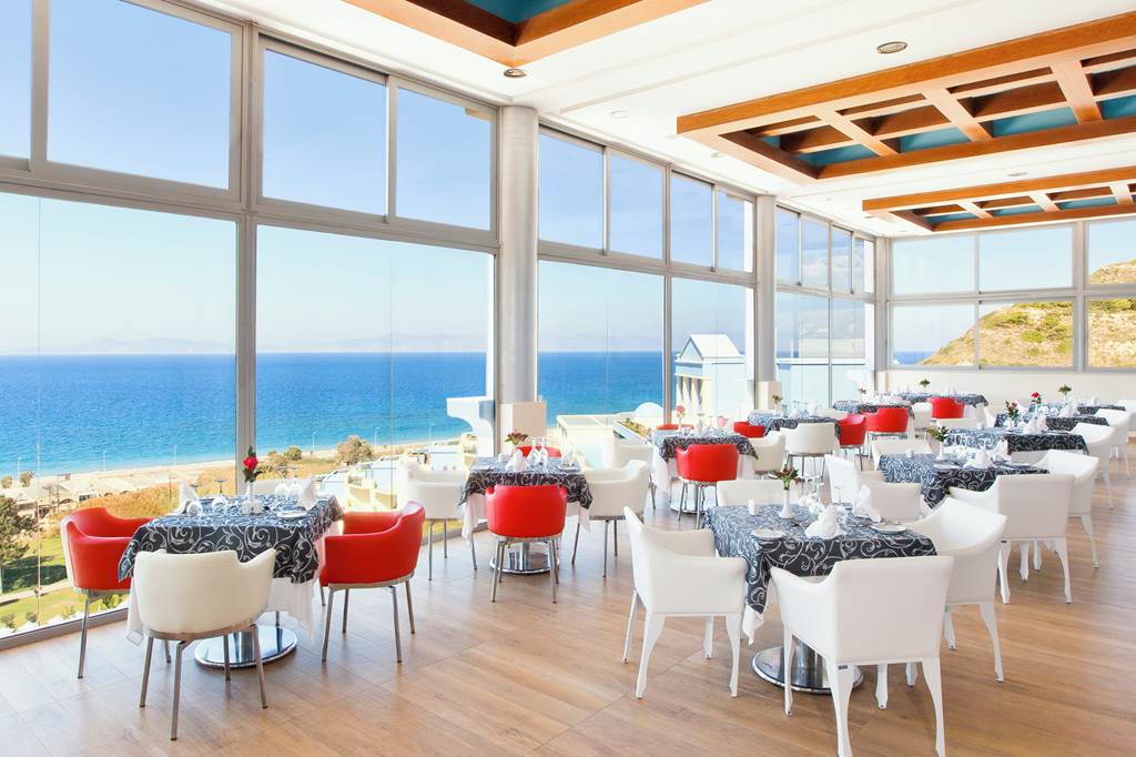 RHO_70905_Atrium_Platinum_Luxury_Resort_&_Spa_0424_13.jpg