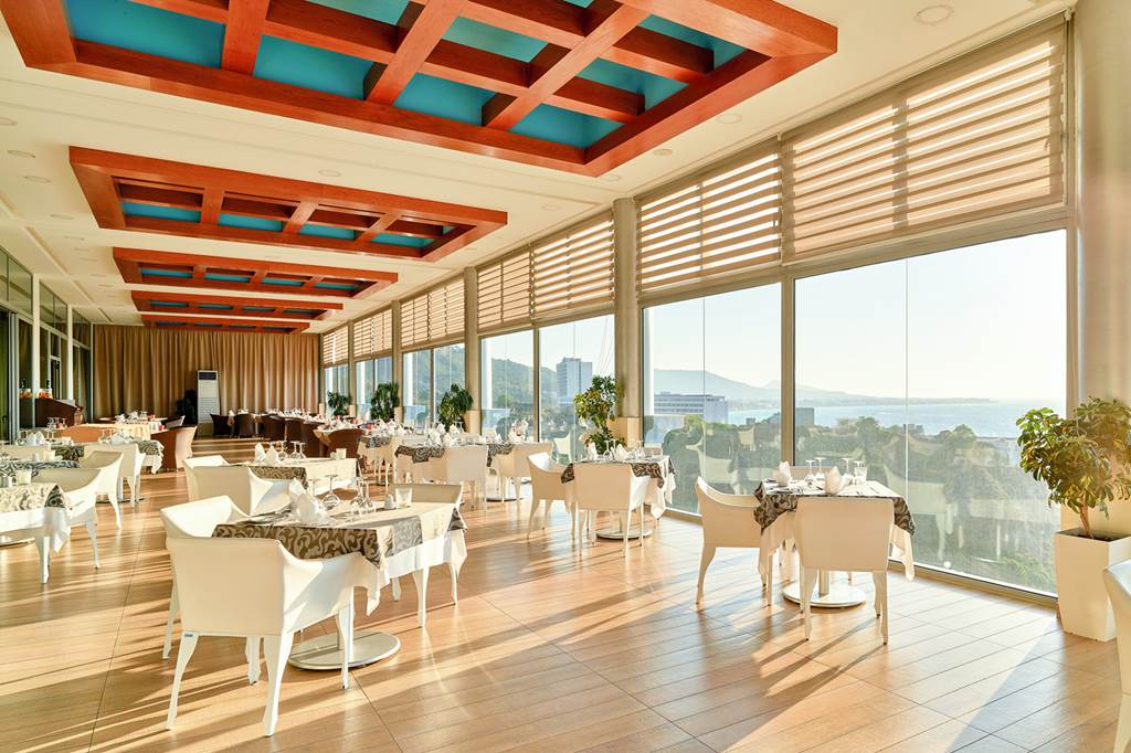 RHO_70905_Atrium_Platinum_Luxury_Resort_&_Spa_0424_12.jpg