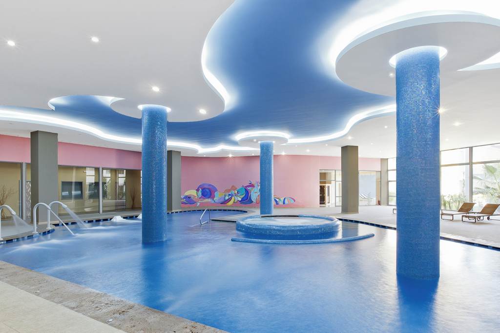 RHO_70905_Atrium_Platinum_Luxury_Resort_&_Spa_1223_33.jpg