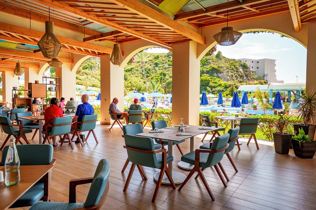RHO_70905_Atrium_Platinum_Luxury_Resort_&_Spa_0424_15.jpg