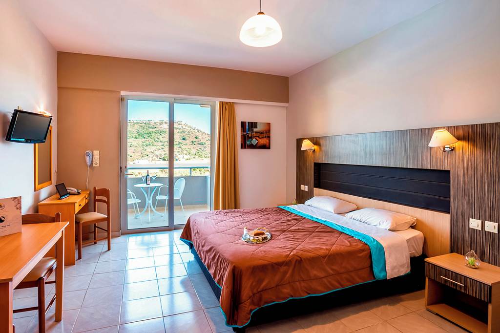 RHO_84017_Zoes_Hotel_and_Suites_0822_08.jpg