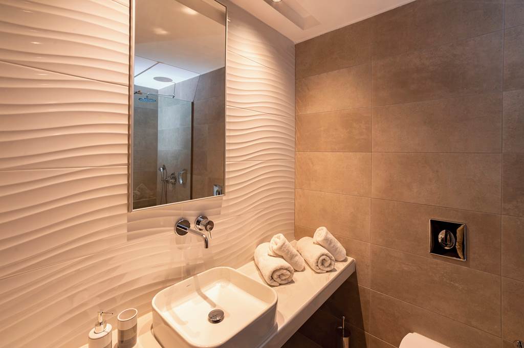 RHO_84017_Zoes_Hotel_and_Suites_0822_21.jpg